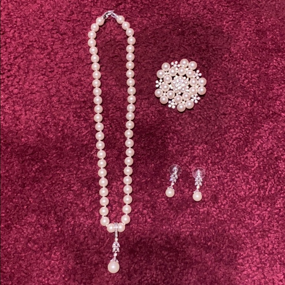 Pearl necklace set
